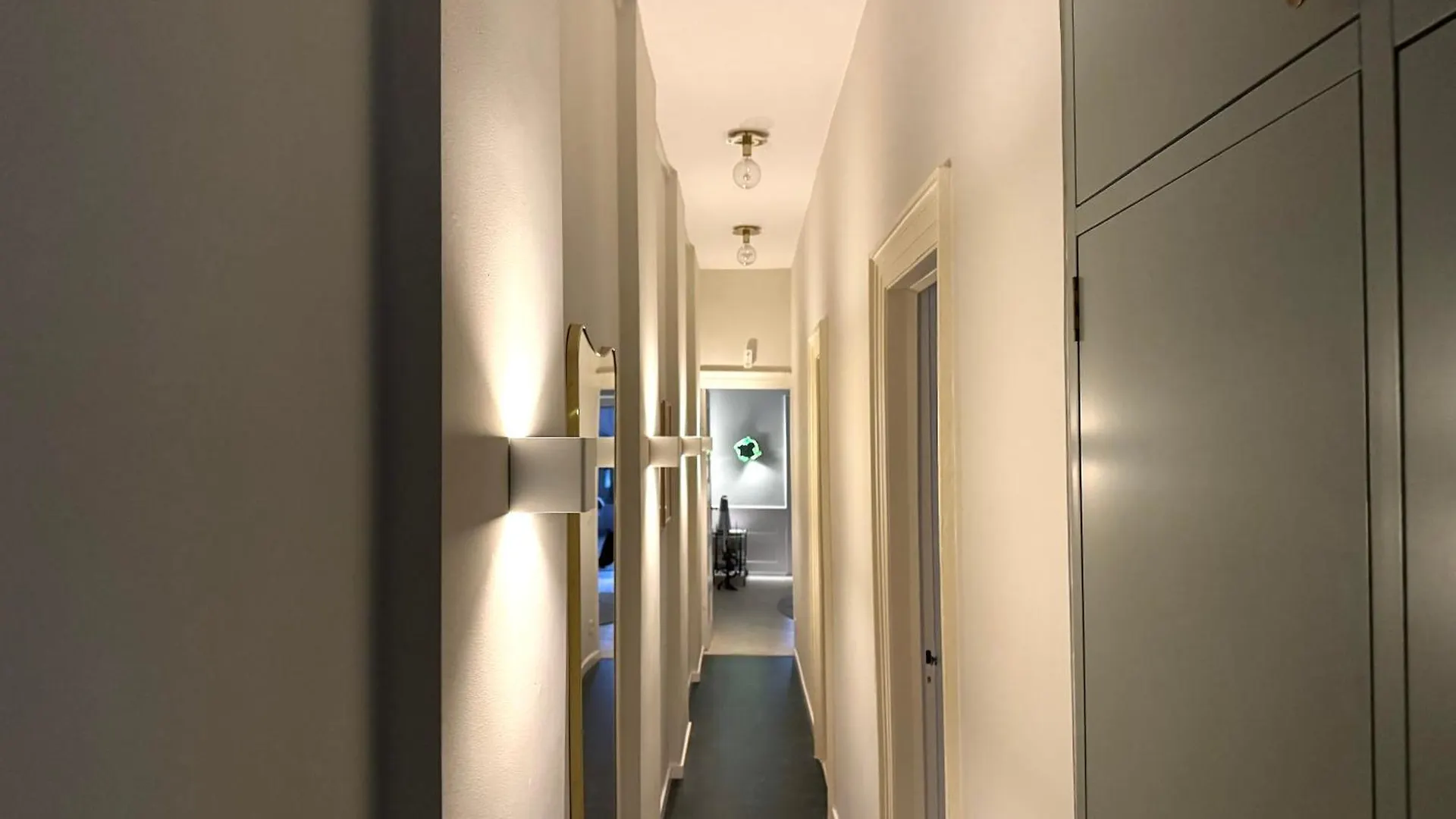 코펜하겐 Luxury 'Kings Garden View' 260M2 Prime Located Flat 아파트